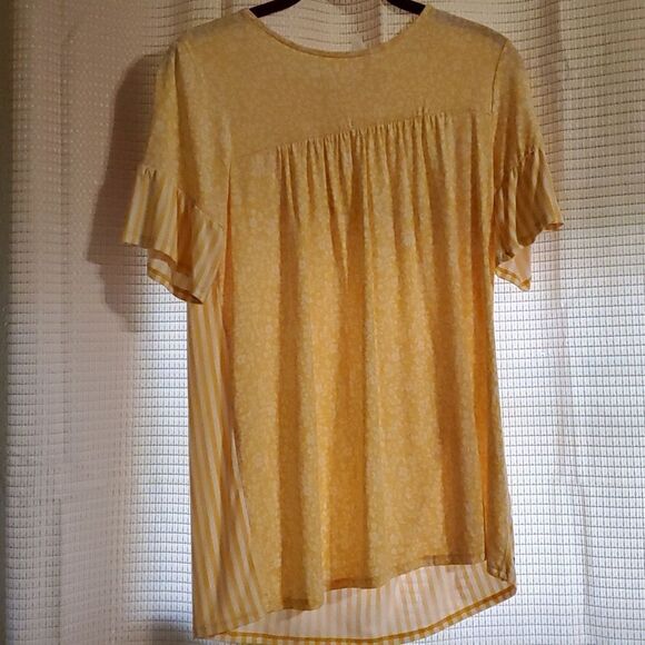 Bundle 2 MATILDA JANE TOP YELLOW FLORAL  amd white gray stripe  shirt S